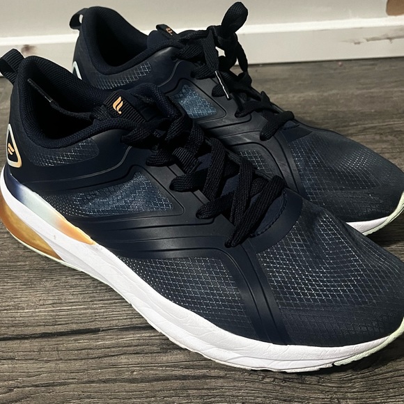 Used Fabletics sneaker - Picture 6 of 7